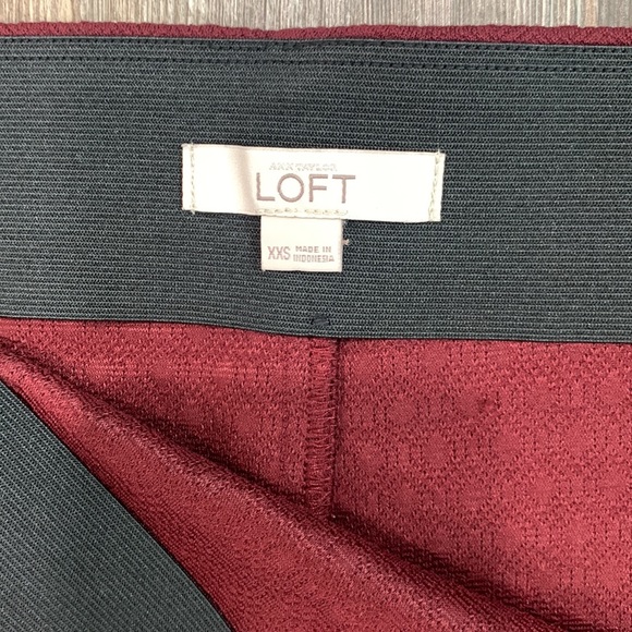 Ann Taylor LOFT Textured MIDI Pencil Skirt - Picture 6 of 8